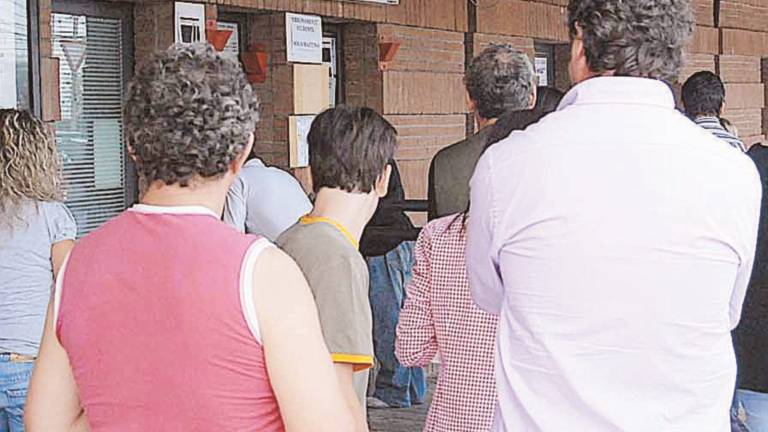 Bus, in 29mila a scrocco. Si prova con la lotteria: paghi e vinci la spesa Bus, in 29mila a scrocco. Si prova con la lotteria: paghi e vinci la spesa