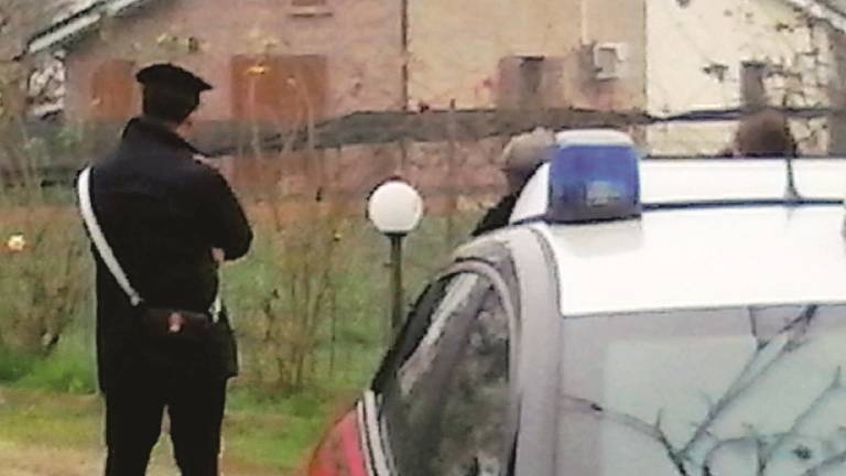 Madre uccide il figlio e si toglie la vita Madre uccide il figlio e si toglie la vita