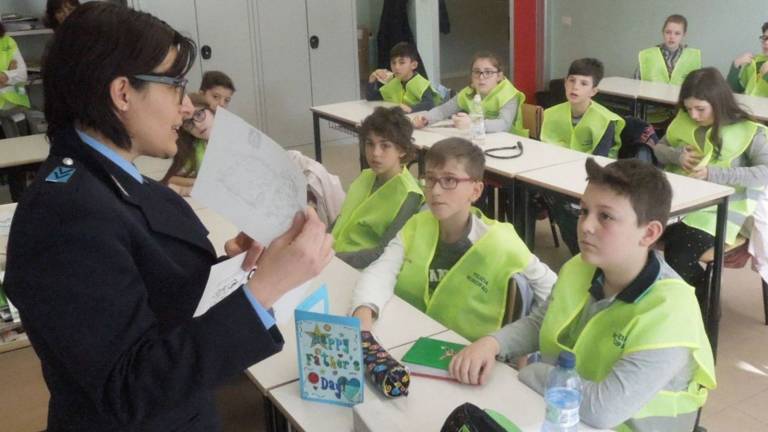 I bambini testano la pista ciclabile I bambini testano la pista ciclabile