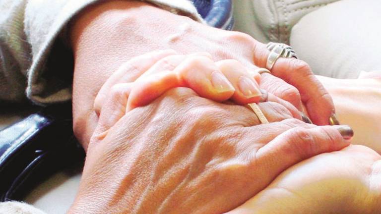 «Figli rubati»: denuncia i servizi sociali «Figli rubati»: denuncia i servizi sociali