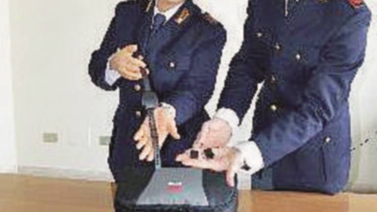 Applicato il primo braccialetto elettronico a un giovane detenuto Applicato il primo braccialetto elettronico a un giovane detenuto