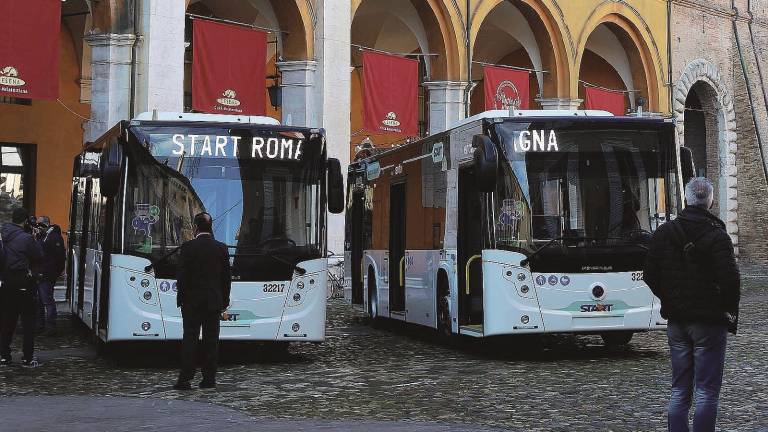 Autobus, arrivano le telecamere per la sicurezza e le pedane per i disabili Autobus, arrivano le telecamere per la sicurezza e le pedane per i disabili