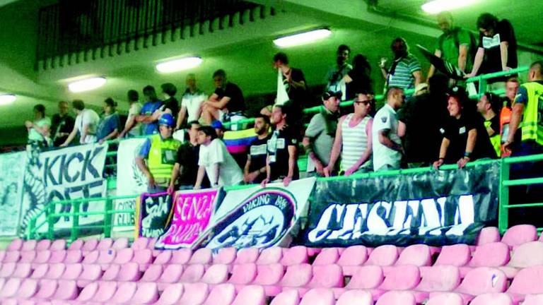 Un Cesena dignitoso cade di misura a Napoli Un Cesena dignitoso cade di misura a Napoli