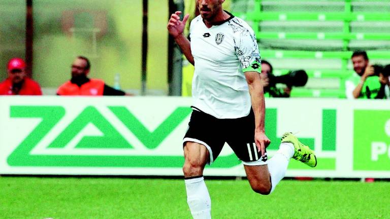 Ragusa centra il gol dell'ex e il Cesena torna alla vittoria Ragusa centra il gol dell'ex e il Cesena torna alla vittoria