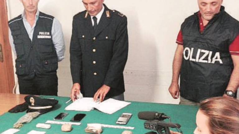 Padre e figlio arrestati per droga Padre e figlio arrestati per droga