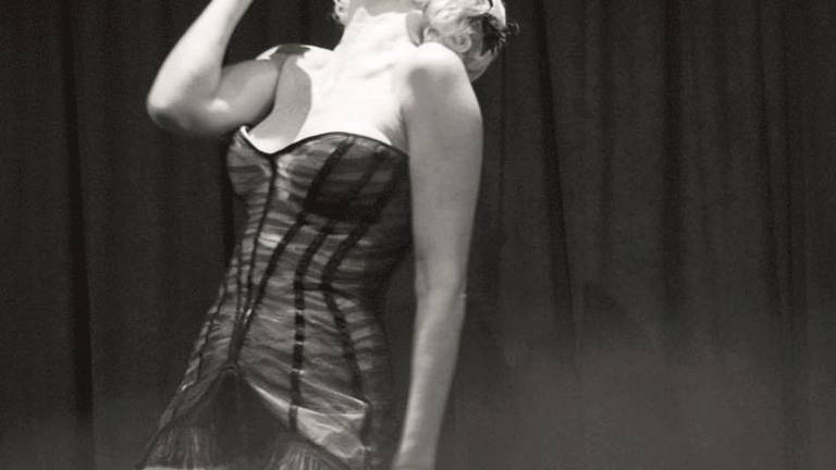 Una bambola sexy per Pirandello Una bambola sexy per Pirandello