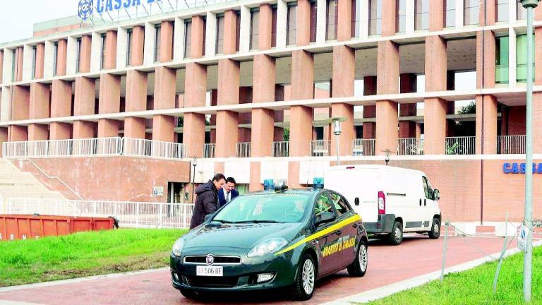 La Guardia di Finanza alla Cassa di Risparmio di Cesena La Guardia di Finanza alla Cassa di Risparmio di Cesena