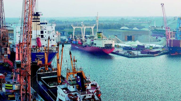 Concorrenza, 400 portuali in allarme Concorrenza, 400 portuali in allarme