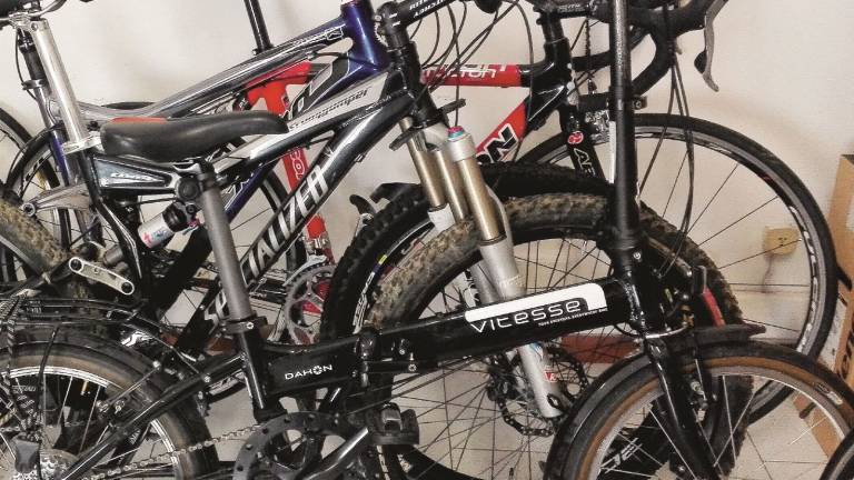 Ladri di biciclette pregiate fermati dalla polizia Ladri di biciclette pregiate fermati dalla polizia