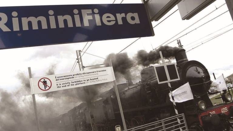 Trenitalia salta la fermata della Fiera: visitatori sconcertati Trenitalia salta la fermata della Fiera: visitatori sconcertati