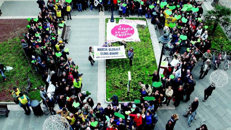Aperitivo eco a Cesena in vista dello sciopero di Fridays for future Aperitivo eco a Cesena in vista dello sciopero di Fridays for future