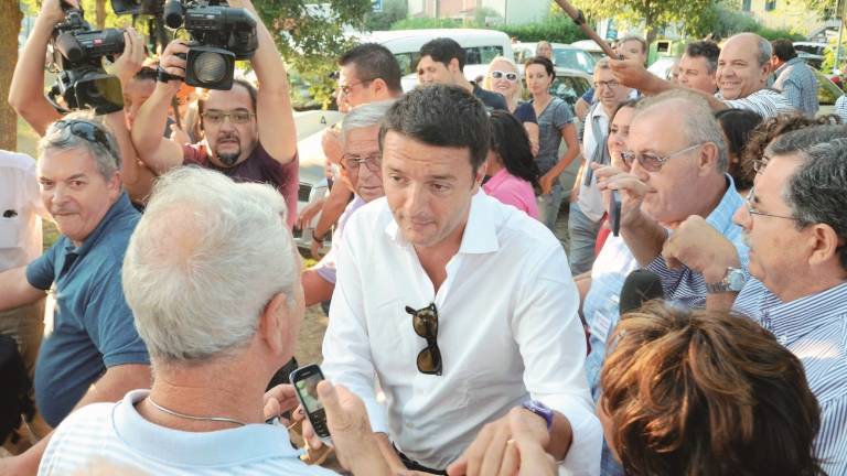 Renzi a Cesena, comizio in piazza Renzi a Cesena, comizio in piazza