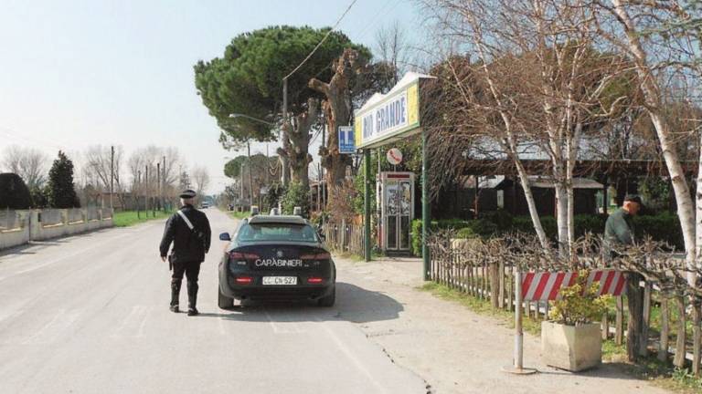 Rissa davanti a discoteca, feriti tre giovani Rissa davanti a discoteca, feriti tre giovani