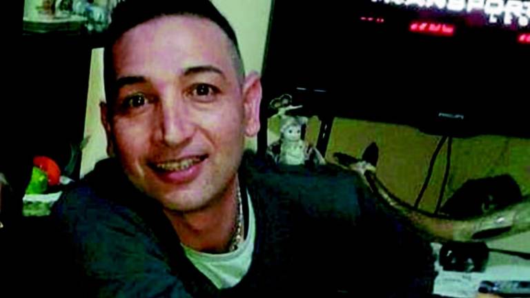 «Chi ha sbagliato ora è giusto che paghi. Vogliamo la verità sulla morte di Nuccio» «Chi ha sbagliato ora è giusto che paghi. Vogliamo la verità sulla morte di Nuccio»
