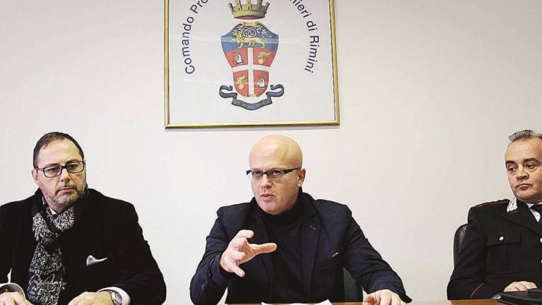 Peculato e atti falsi, commercialista arrestata Peculato e atti falsi, commercialista arrestata