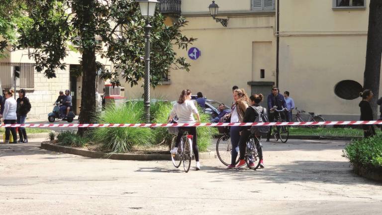 Imola, allarme bomba rientrato. Nel pacco c'era una radiosveglia Imola, allarme bomba rientrato. Nel pacco c'era una radiosveglia