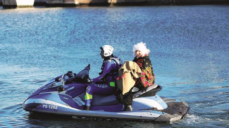 La Befana vien dal mare La Befana vien dal mare