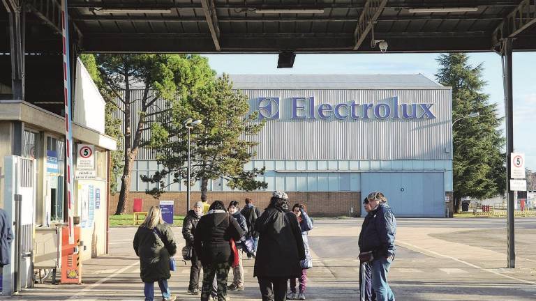 Electrolux, delegazioni da tutta la Romagna al presidio forlivese Electrolux, delegazioni da tutta la Romagna al presidio forlivese