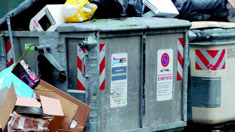 Rifiuti, sono ancora troppi i furbetti Rifiuti, sono ancora troppi i furbetti