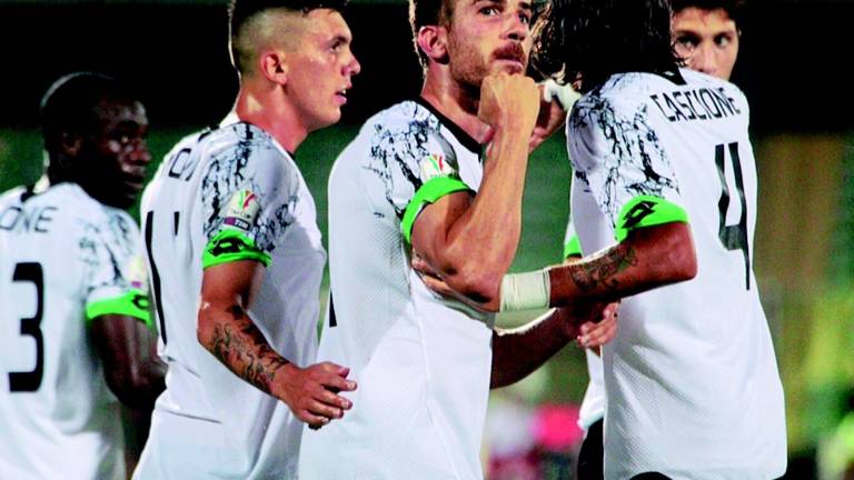 Il Cesena travolge il Lecce con un netto 4-0 Il Cesena travolge il Lecce con un netto 4-0