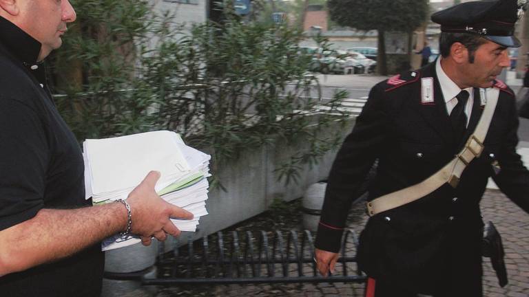 Carabinieri nella sede dell'Ausl Carabinieri nella sede dell'Ausl