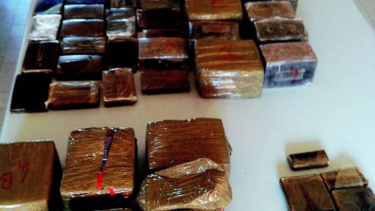 Maxi sequestro di droga e arresti: ecco i dettagli Maxi sequestro di droga e arresti: ecco i dettagli