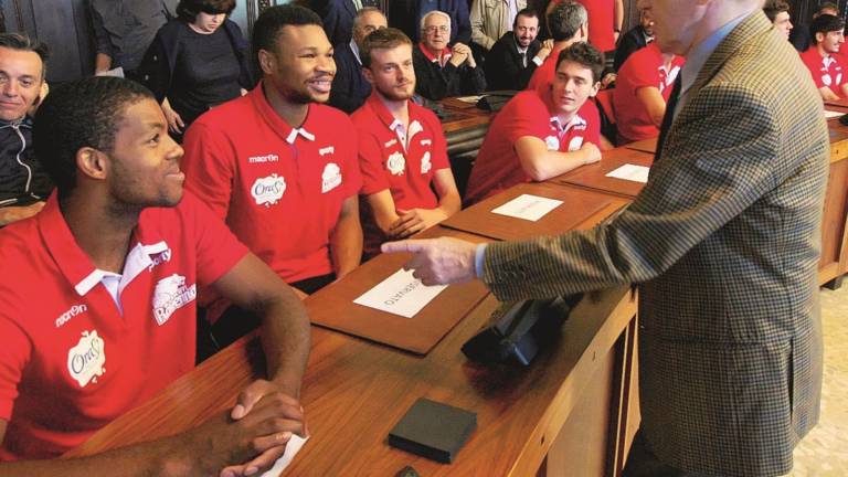 Basket A2, verso la classica con Cento, l'Unieuro si fa un gustoso aperitivo con Dan Peterson Basket A2, verso la classica con Cento, l'Unieuro si fa un gustoso aperitivo con Dan Peterson