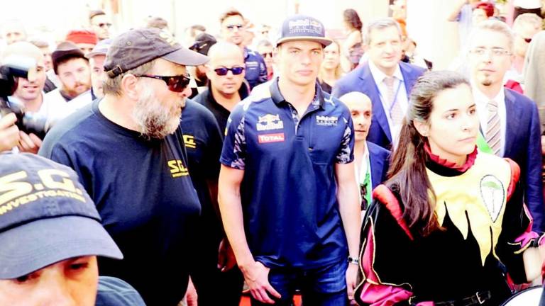 Una folla per Verstappen Una folla per Verstappen