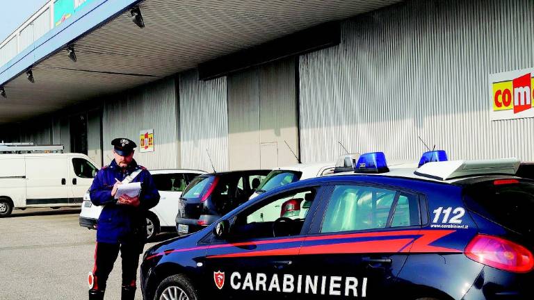 Razzia di materiale elettronico Razzia di materiale elettronico