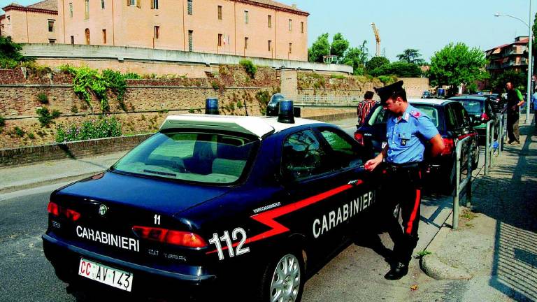 Prete ricattato paga 32mila euro Prete ricattato paga 32mila euro