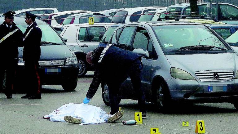 Omicidio davanti al supermercato, 30 anni al killer Omicidio davanti al supermercato, 30 anni al killer