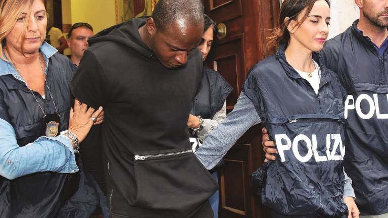 Stupri di Miramare, Butungu condannato a 16 anni Stupri di Miramare, Butungu condannato a 16 anni