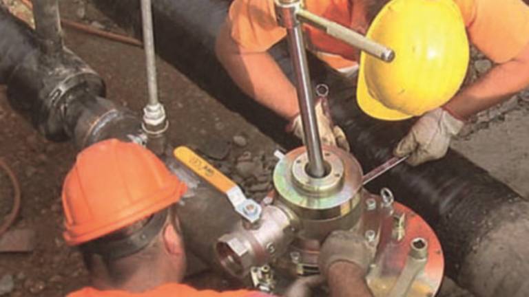 Tranciato tubo, famiglie restano senza gas Tranciato tubo, famiglie restano senza gas