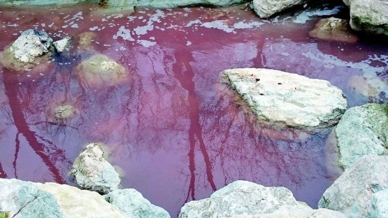 Torrente Ausa, acqua rossa dal Titano Torrente Ausa, acqua rossa dal Titano
