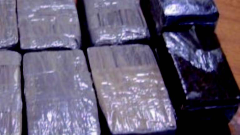 Droga, in fumo 14,4 chili di hashish Droga, in fumo 14,4 chili di hashish