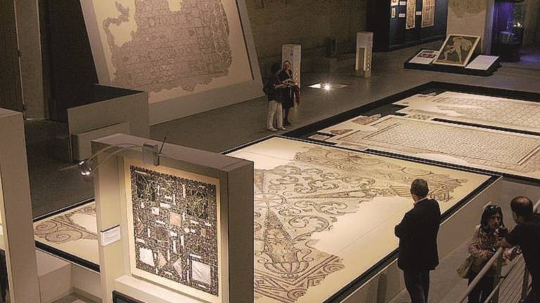 La cultura sotto l'albero Tra mostre e musei le feste sono un capolavoro La cultura sotto l'albero Tra mostre e musei le feste sono un capolavoro