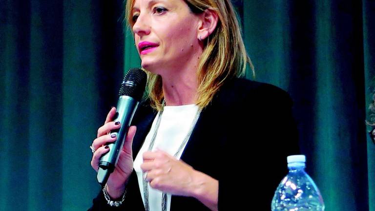 Sabrina Vescovi attacca a vuoto e si fa male da sola Sabrina Vescovi attacca a vuoto e si fa male da sola