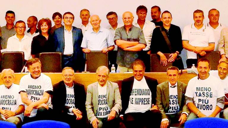 Nuovo consiglio direttivo della Confcommercio Nuovo consiglio direttivo della Confcommercio