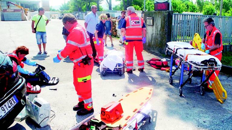 Schianto: tre feriti sulla Romea Schianto: tre feriti sulla Romea
