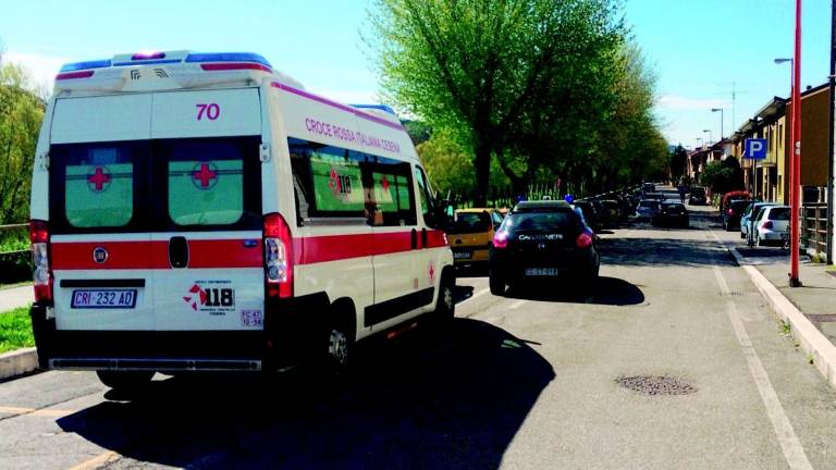 Impantanato nel fiume: salvato dai carabinieri Impantanato nel fiume: salvato dai carabinieri