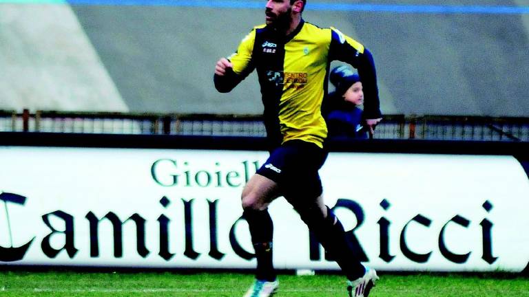 Il Santarcangelo strappa i tre punti contro il Grosseto (2-1) Il Santarcangelo strappa i tre punti contro il Grosseto (2-1)