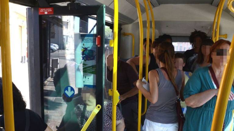 Nuovo blitz sugli autobus: multati in 60 Nuovo blitz sugli autobus: multati in 60