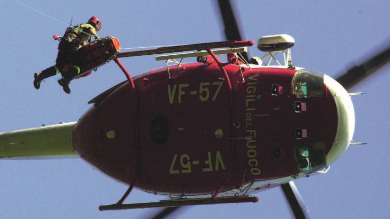 Vigile del fuoco soccorso dai colleghi Vigile del fuoco soccorso dai colleghi
