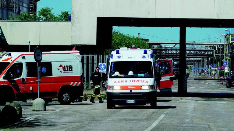 Esplode un serbatoio, muore un operaio Esplode un serbatoio, muore un operaio
