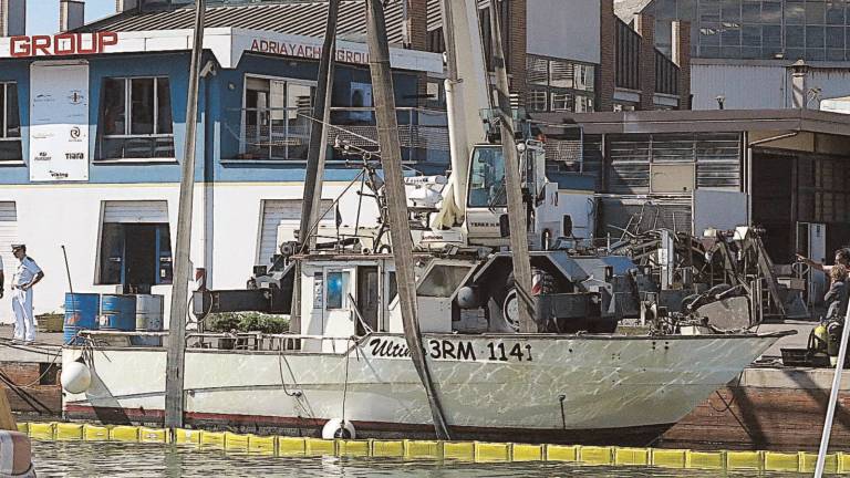 Raffiche e mareggiata piegano la Riviera Raffiche e mareggiata piegano la Riviera