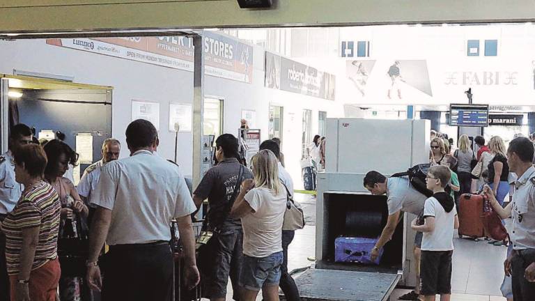 Quattro offerte per l'aeroporto Quattro offerte per l'aeroporto