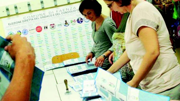 A Forlì sfida a 5 per diventare sindaco. Al voto anche in 10 paesi A Forlì sfida a 5 per diventare sindaco. Al voto anche in 10 paesi