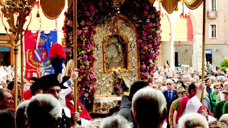 Rubata la corona della Madonna del Piratello Rubata la corona della Madonna del Piratello