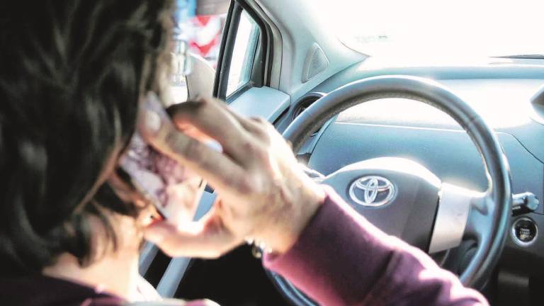 Riccione dichiara guerra a chi telefona mentre guida Riccione dichiara guerra a chi telefona mentre guida
