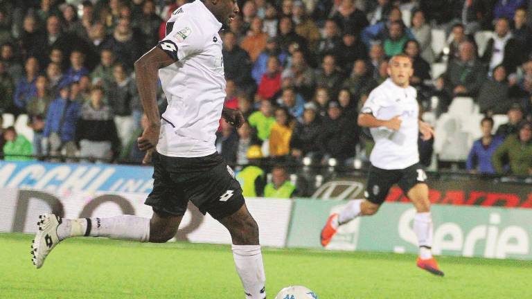 Un Cesena straripante passa a Perugia Un Cesena straripante passa a Perugia